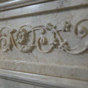 Биокамин в мраморном портале Firezo Del decoro, стандарт